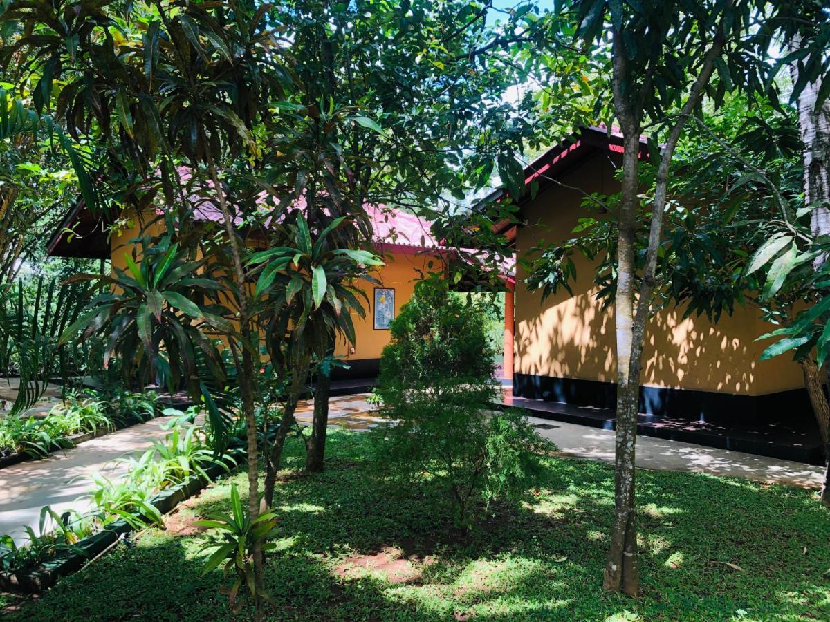 Richards Cabanas Tissamaharama Ngoại thất bức ảnh